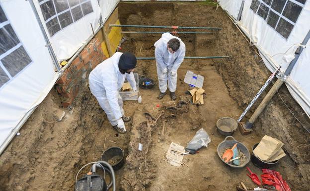 Extremadura recibirá del Gobierno más de 170.000 euros para exhumar fosas del franquismo