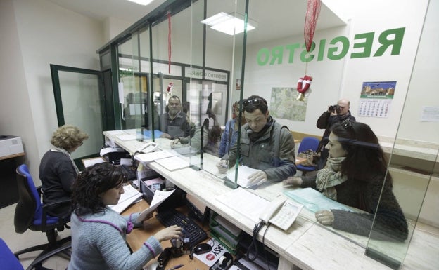 Arranca el proceso para consolidar 52 plazas de trabajadores interinos en el Ayuntamiento de Cáceres