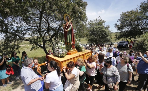 Santa Lucía recupera su romería en Cáceres, pero sin barra de bar