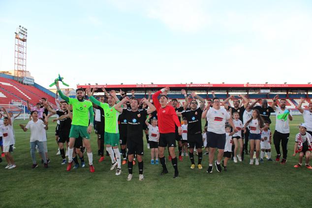 El Llerenense hace historia en Almendralejo