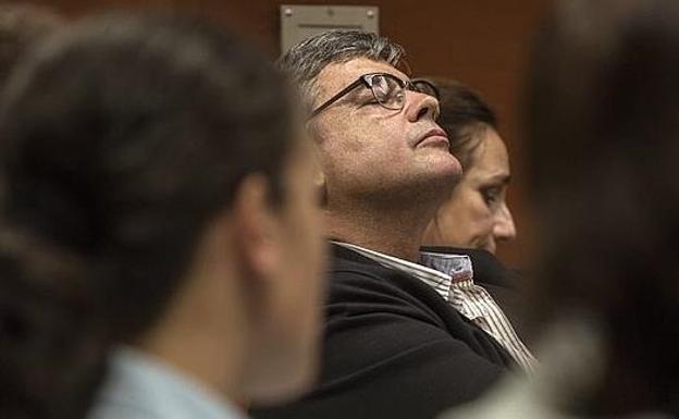 El médico extremeño Marcos Maynar, detenido por tráfico de medicamentos