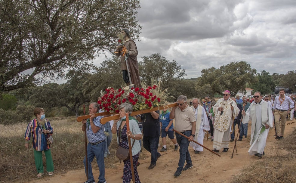 Los extremeños acompañan a San Isidro en su salida al campo