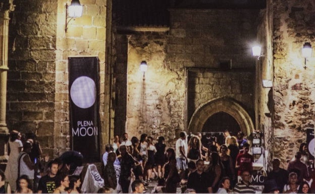 El festival 'Plena Moon' de Cáceres rescata este lunes su formato original con tres escenarios