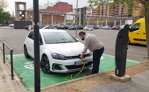 Ecomuevex permitirá probar vehículos eléctricos e híbridos en El Faro de Badajoz
