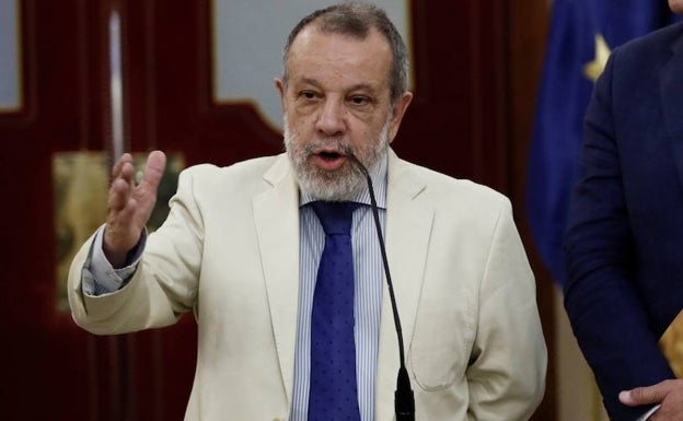 La megafonía del tapicero de Cáceres llega al Defensor del Pueblo