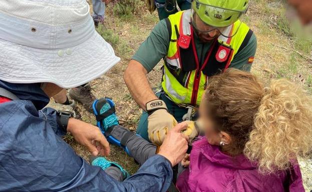 Rescatan a una senderista herida en Viandar de la Vera