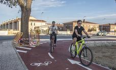 Doce kilómetros inconexos de carril bici en Badajoz