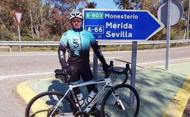 El hermano del ciclista atropellado en Fuente de Cantos reúne 86.500 firmas para endurecer las penas