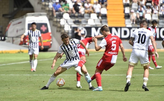 El Badajoz prescinde del capitán Miguel Núñez