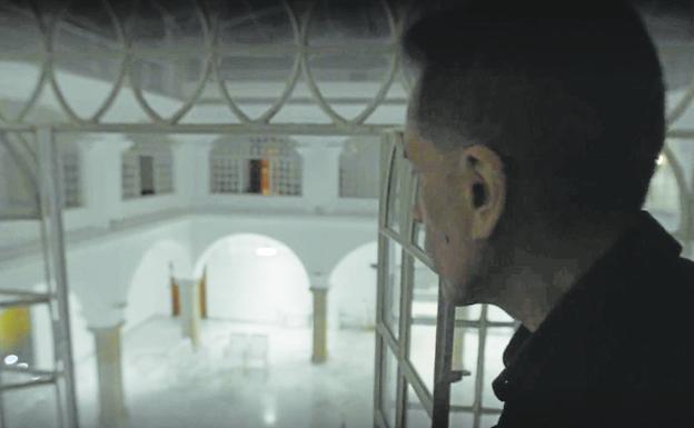 La Asamblea extremeña enseña sus fantasmas