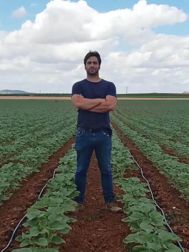 «Este año no he puesto tomate por el coste de los insumos»