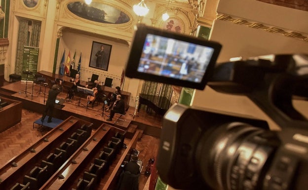 La Diputación de Badajoz ahorra 344.000 euros comprando la luz sin intermediarios