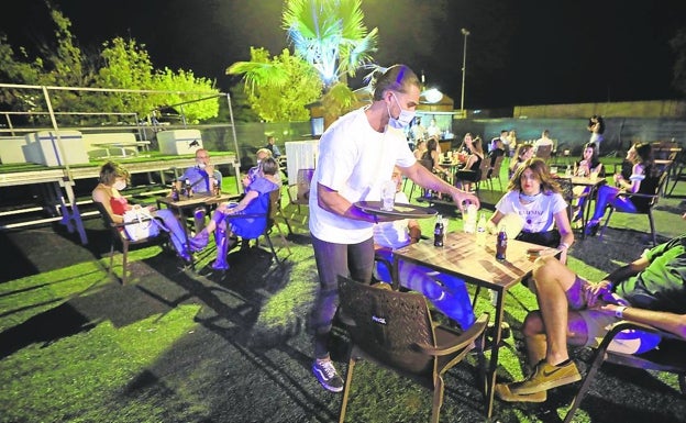 La macroterraza del Recinto Hípico de Cáceres sale a concurso dos años después