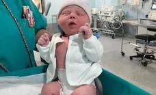 Nace Ruslana, la primera bebé de una refugiada ucraniana en Extremadura