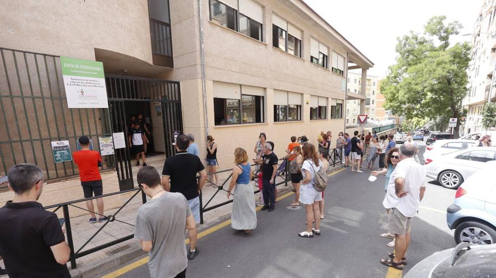 120 centros educativos extremeños permiten a los alumnos salir antes por la ola de calor