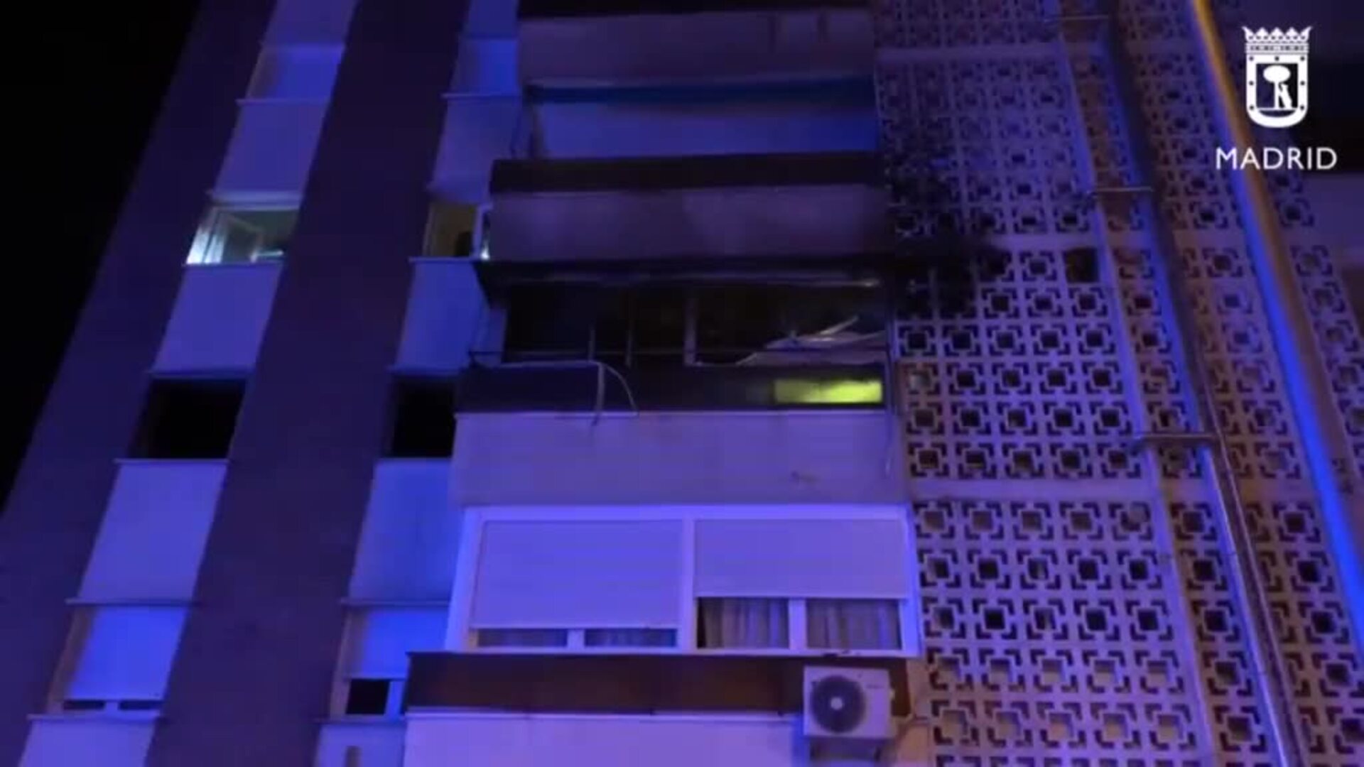 Cuatro intoxicados en el incendio de una vivienda en Madrid