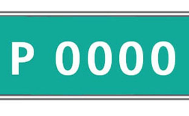 Estos son los casos en los que la DGT advierte que hay que llevar las matrículas rojas y verdes