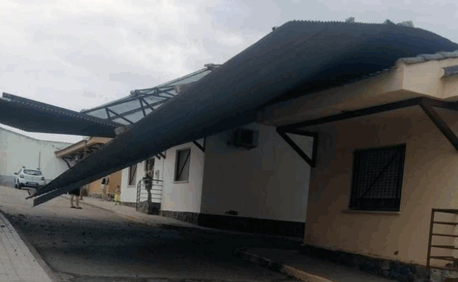 El viento y las tormentas provocan diversos daños en distintas localidades de la región