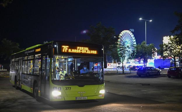 Solo diez autobuses cubrirán las rutas hasta el ferial de Badajoz en horario de noche