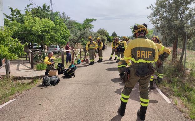 Medios extremeños colaboran en la extinción del fuego en la Sierra de la Culebra en Zamora