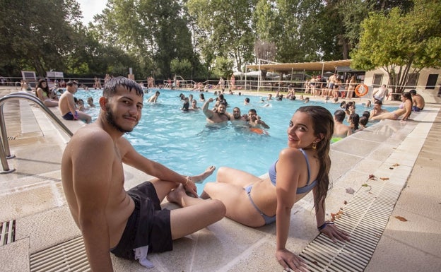 Los cacereños se ponen el traje de baño