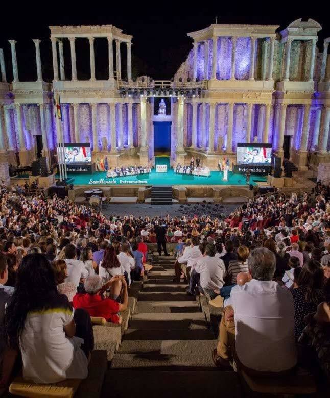 La entrega de las Medallas de Extremadura vuelve al Teatro Romano