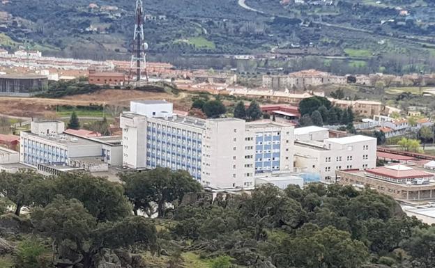 Tres de cada diez bebés en Extremadura nacen por cesárea, la tasa más alta del país