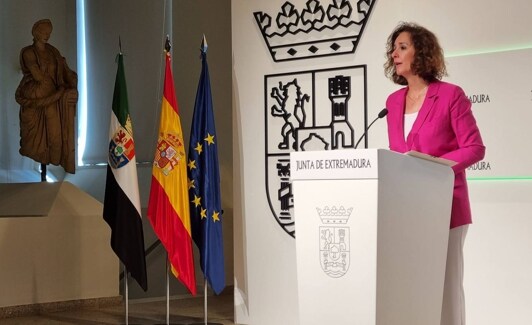 La consejera Olga García presentando esta mañana el balance eléctrico de 2021. 