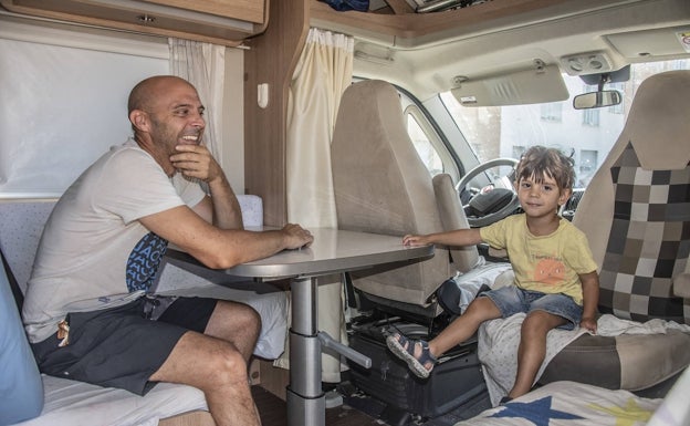 «Otros veranos he ido a Alemania con la autocaravana, pero este toca Sierra de Gata»