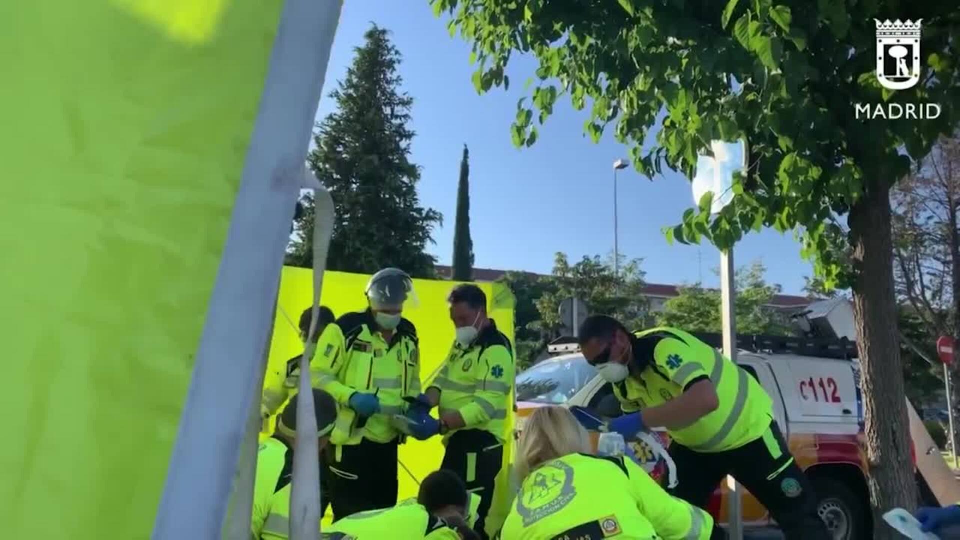 Una moto atropella a un bebé de 22 meses en Madrid y es trasladado en estado grave