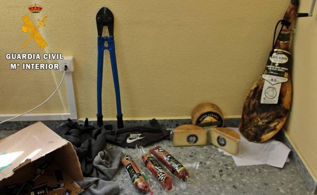 Dos detenidos por robos en tiendas, estancos y supermercados de Extremadura