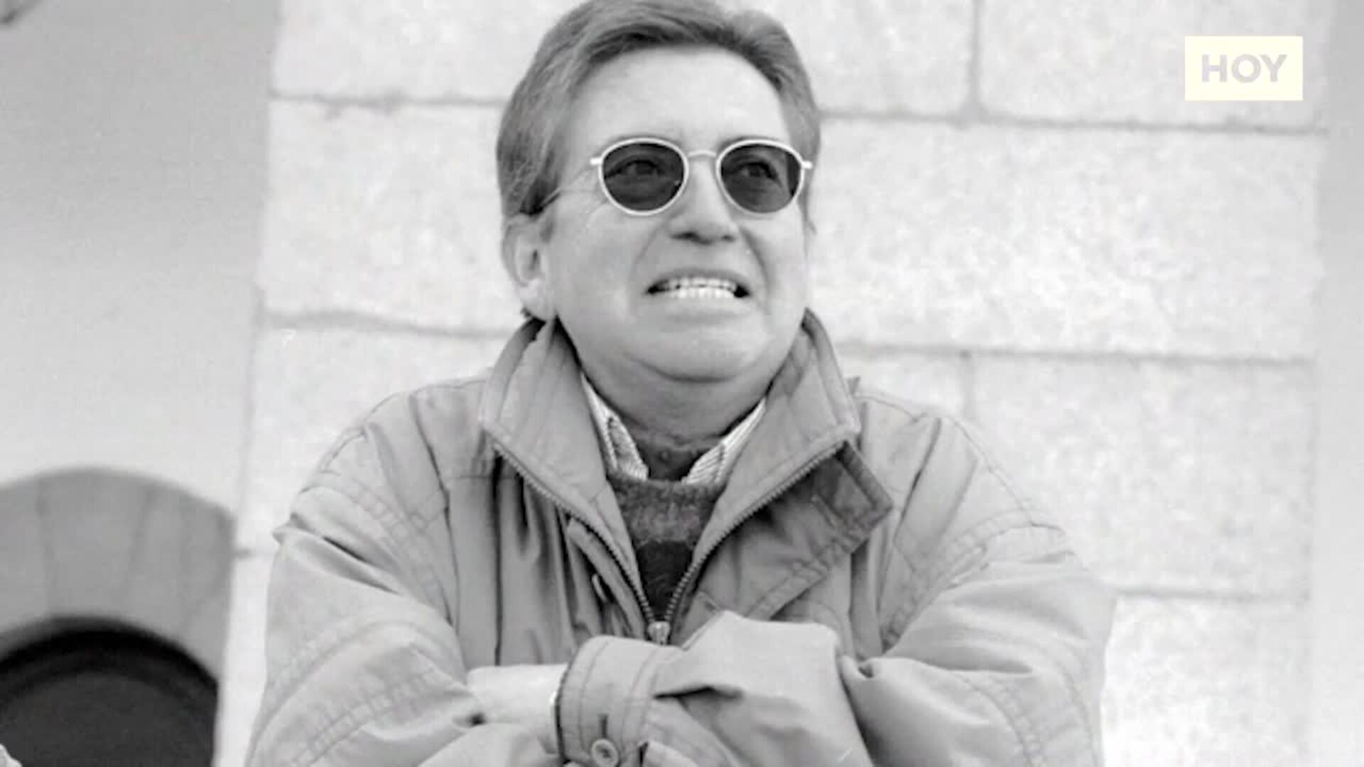 Rafael García-Plata, el poeta de la cara afilada, y sus dos nietos