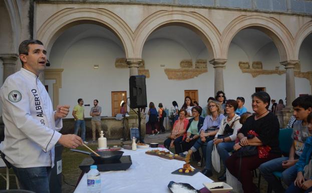 Alberto Cumplido presentará su recetario de repostería conventual en San Francisco