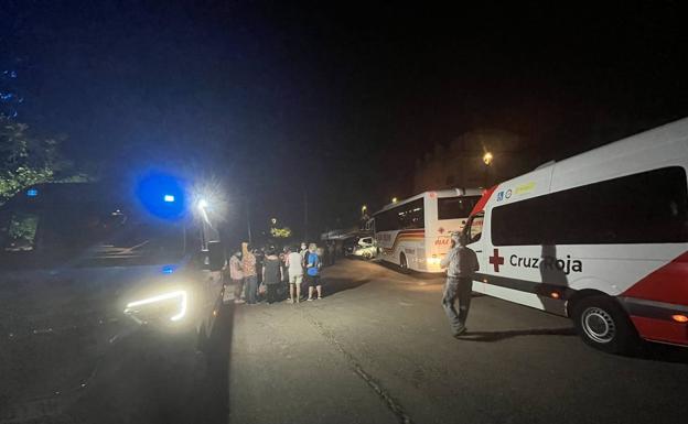 Evacuan de madrugada Casas de Miravete por el incendio cercano a Monfragüe