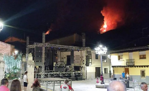 Un nuevo incendio en el Jerte se suma a los activos en Monfragüe y Las Hurdes