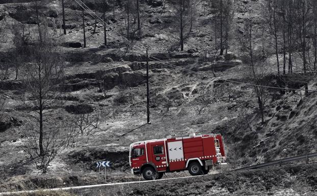 El incendio de Las Hurdes ha arrasado 3.200 hectáreas y el de Monfragüe, 2.850