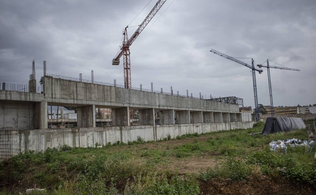 Ignacio Gragera pide paciencia ante el parón de las obras de la piscina de la margen derecha