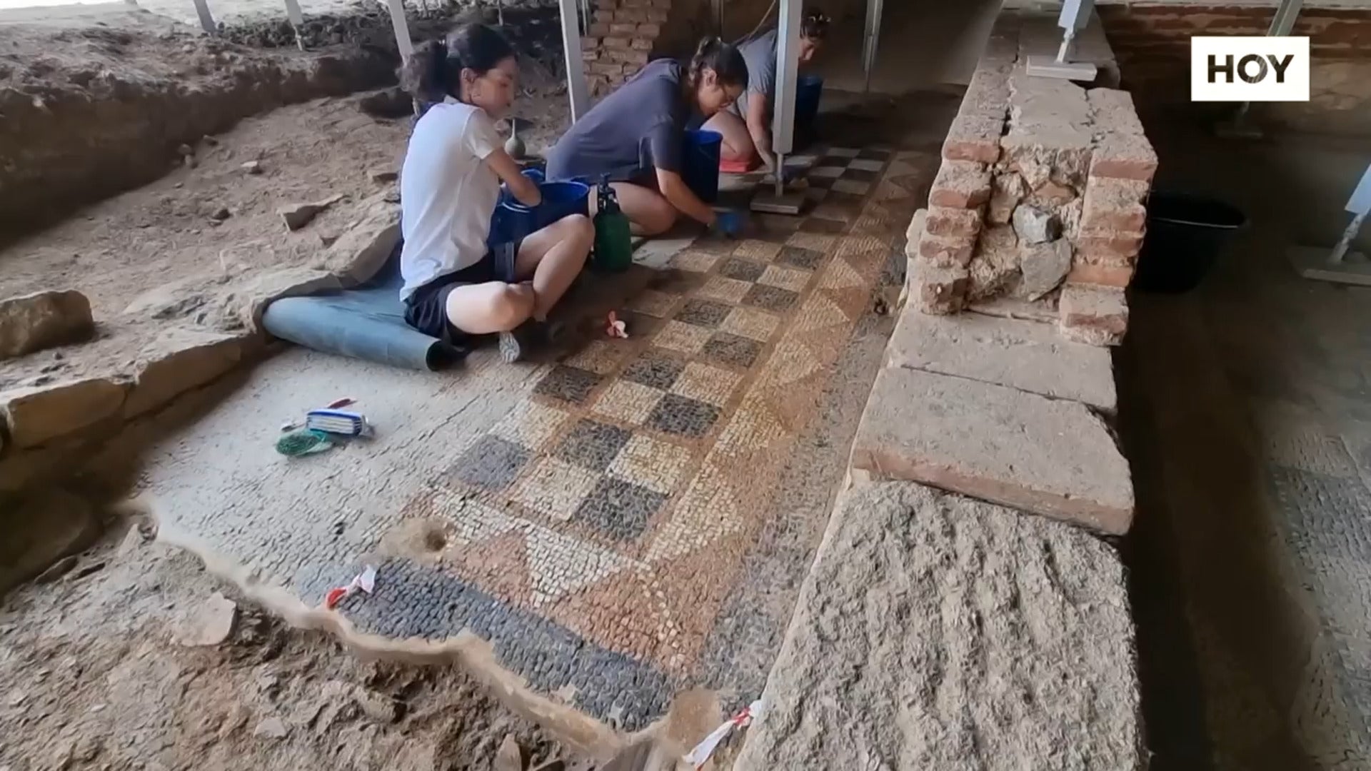 El Consorcio restaura setecientos metros de mosaico en la Casa del Anfiteatro