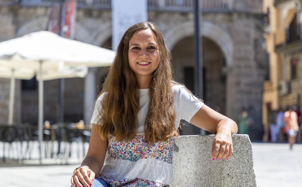 Silvia Paradela, el único 10 de la oposición de maestros