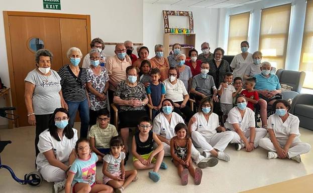 Calamonte celebra el 'Día de los Abuelos' con una convivencia