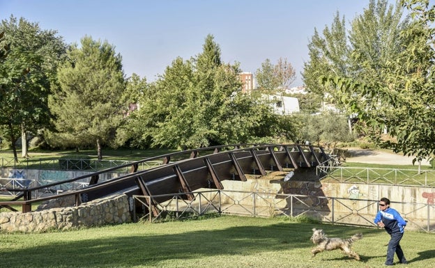 Un memorial para las víctimas de la riada de Badajoz