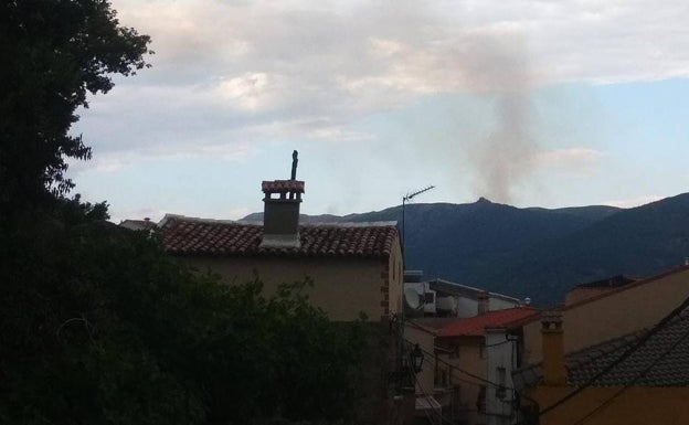 Preocupación por el incendio entre Garganta la Olla y Aldeanueva de la Vera