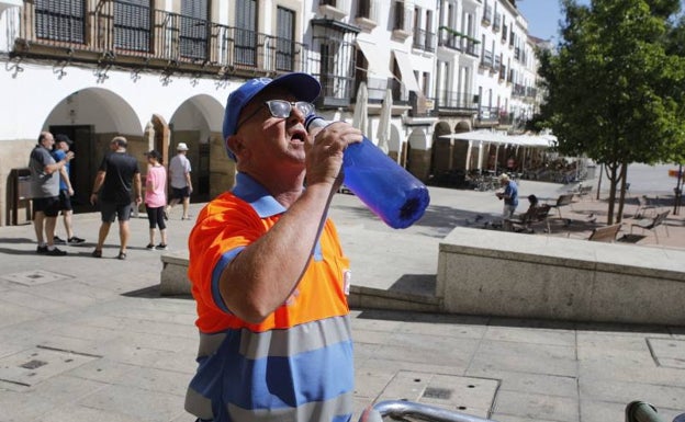 Reducen la exposición al sol en trabajos municipales para evitar riesgos de salud