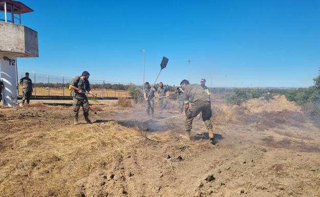 Militares de la Base de Bótoa se forman para actuar en un incendio