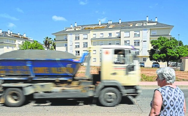 Los vecinos de Caya en Badajoz vuelven a denunciar que soportan mucho tráfico nocturno