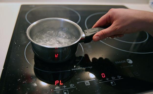 El precio de la luz cambia este domingo, estas son las horas más baratas y más caras