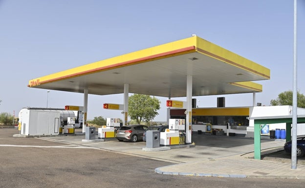 «Vi la pistola, me separé y la chica me puso un cuchillo grande de cocina junto al cuello»