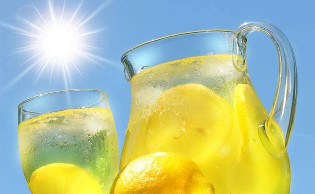 Agua con frutas, una bebida con beneficios más allá de adelgazar