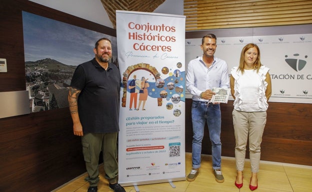 La Diputación edita una guía con 18 conjuntos históricos de la provincia de Cáceres