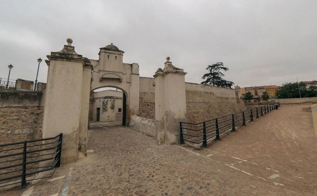 La reforma del hornabeque del Puente de Palmas de Badajoz se contrata por el doble que en 2021